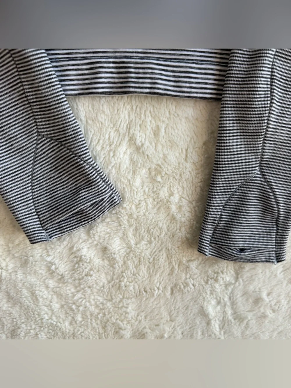 Lululemon Swifty Tech Long Sleeve Shirt 2.0 Women’s 4 Gray Stripe Waist Running‎